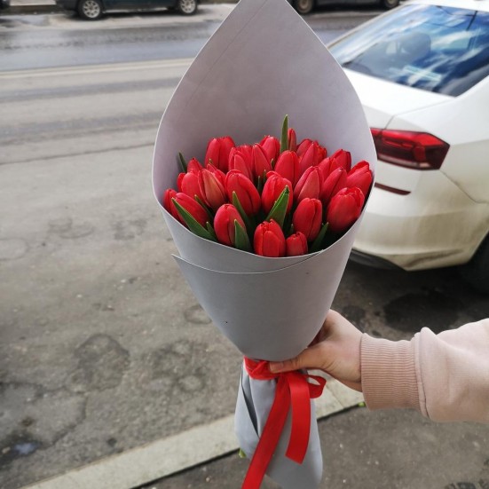 Букет «29 красных тюльпанов» - фото 5
